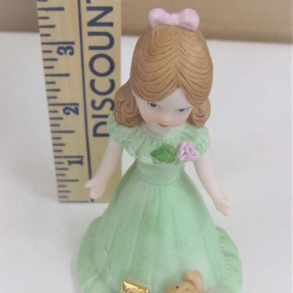 Enesco Growing Up BIRTHDAY GIRLS Age 7 Ceramic Figurine Vintage Dress Party